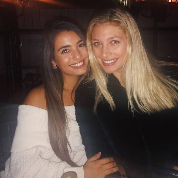 Meet your Posher! - Picture 4 of 5